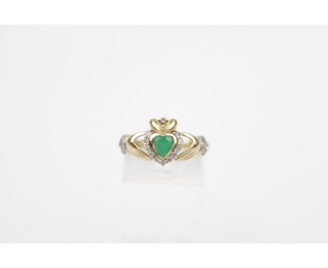 9ct Gold Emerald and Diamond set ring 3g total weight 