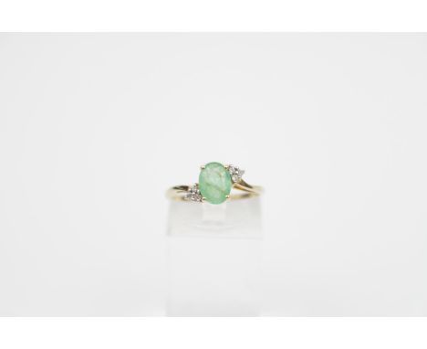 Ladies 9ct Emerald &amp; Diamond set ring 2g total weight Size N 