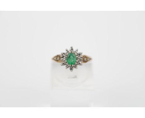 Ladies 9ct Gold Emerald and Diamond set cluster ring 3g total weight Size I 