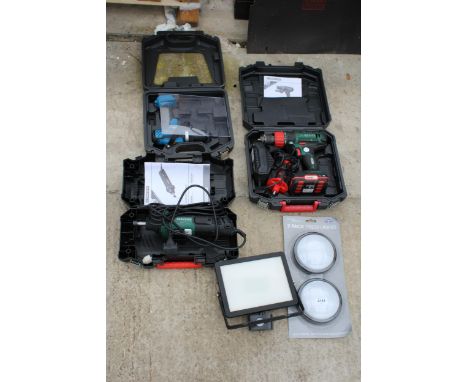 AN ASSORTMENTO FPOWER TOOLS TO INCLUDE A PARKSIDE GRINDER, A PARKSIDE BATTERY DRILL AND LIGHTS ETC 