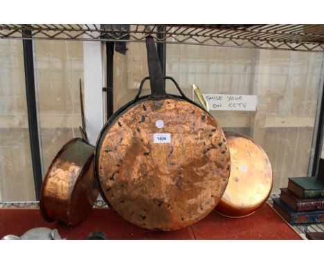 THREE VARIOUS VINTAGE COPPER FRYING PANS 