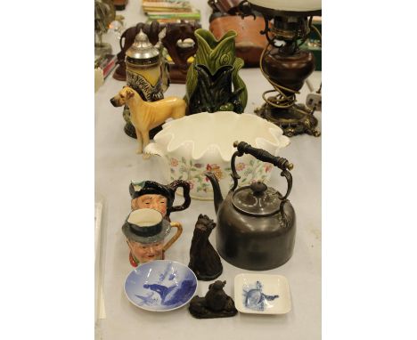 A QUANTITY OF CERAMICS, ETC TO INCLUDE A LARGE MINTON 'HADDON HALL' PLANTER WITH FLUTED EDGES, TWO FISH GLUG JUGS, A METAL KE