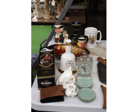 A QUANTITY OF CERAMICS, ETC TO INCLUDE A CARLTON WARE 'ROUGE ROYALE' DISH, BELL'S WHISKY DECANTER, COALPORT 'STRAWBERRY' SAUC