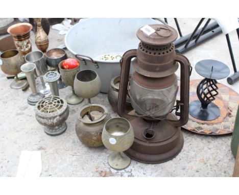 AN ASSORTMENT OF VINTAGE ITEMS TO INCLUDE AN ALLOY JAM PAN, A PARAFIN LANTERN AND GOBLETS ETC 