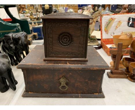 TWO VINTAGE WOODEN BOXES TO INCLUDE A CIGARETTE DISPENSER 
