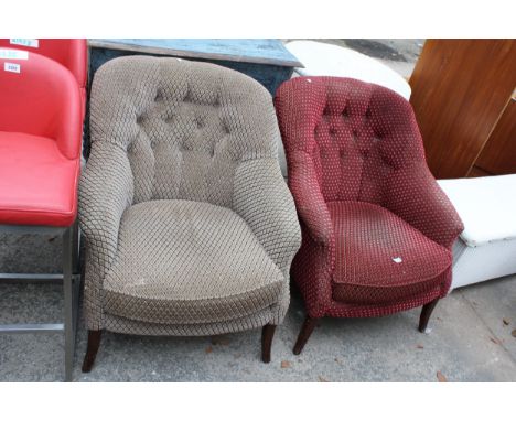 A PAIR OF VICTORIAN STYLE BUTTON BACK LOUNGE CHAIRS 