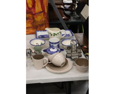 A QUANTITY OF CERAMICS TO INCLUDE ABBEY 'SHREEDED WHEAT DISHES', GRINDLEY VASE, POOLE POTTERY CUPS, SAUCERS, CREAM JUG AND SU