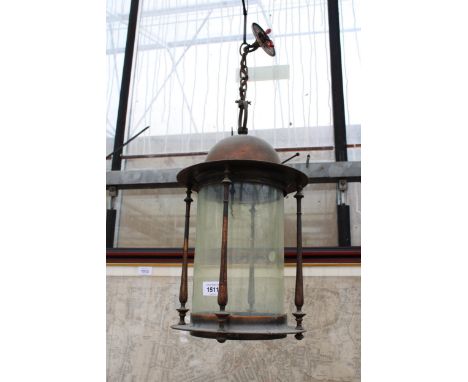 A DECORATIVE VINTAGE COPPER AND GLASS CEILING LIGHT FITTING 