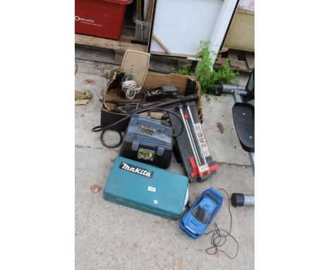 AN ASSORTMENT OF ITEMS TO INCLUDE A POWER SPRAYER, A MAKITA TOOL BOX AND A TILE CUTTER ETC 