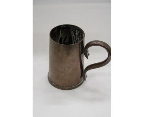 A VERY HEAVY VINTAGE COPPER TANKARD 