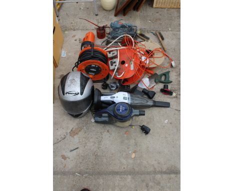AN ASSORTMENT OF ITEMS TO INCLUDE EXTENSION LEADS, A MOTORBIKE HELMET AND AN ELECTRIC SANDER ETC 