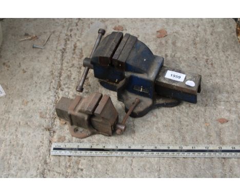 A SMALL WODEN BENCH VICE AND A FURTHER MINIATURE BENCH VICE 