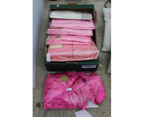 A QUANTITY OF NEW BEDDING AND CURTAINS IN PACKAGING TO INCLUDE TWO PAIRS OF CURTAINS AND FOUR DUVET SETS