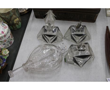 THREE ART DECO STYLE GLASS ITEMS TO INCLUDE SCENT BOTTLES, PLUS A VICTORIAN GLASS FLASK OF BELLOWS SHAPE 