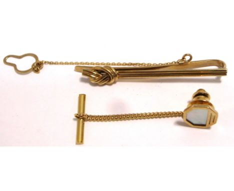 Two 9ct gold tie clips/pins (2).