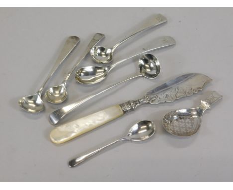 A collection of small silver, to include salt spoons, a caddy spoon, butter knife etc., some pieces AF