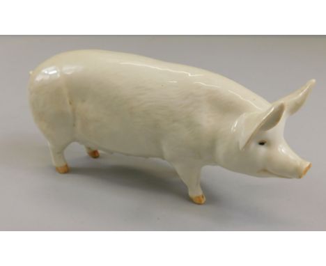 A Beswick Sow Champion Wall Queen 40th, model number 1452A, white gloss, 7cm high