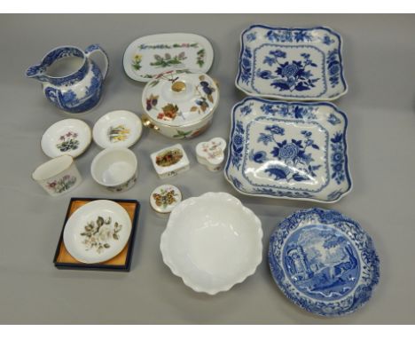 Various items of porcelain, to include Royal Worcester and Spode boxes and covers, pin trays, etc.