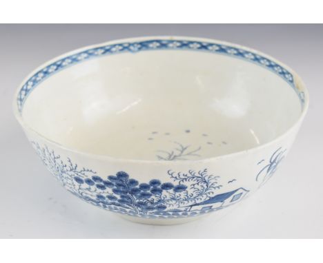 First period Worcester pedestal bowl decorated in the Precipice pattern, with crescent mark to base, height 9cm x diameter 22