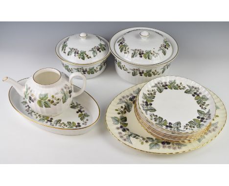 Royal Worcester dinner ware decorated in the Lavinia&nbsp;pattern, approximately 127 pieces