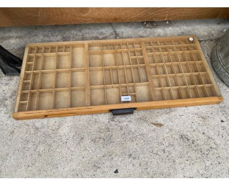A VINTAGE WOODEN PRINTERS TRAY WITH PERSPEX SHEET 