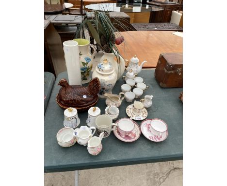 AN ASSORTMENT OF CERAMIC ITEMS TO INCLUDE A PORT MERION EGG CROCK, A COFFEE SERVICE AND A LIDDED JAR ETC 
