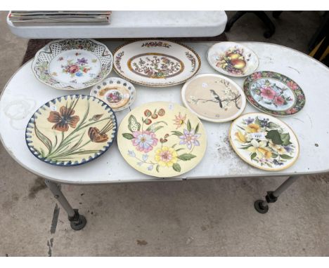 A COLLECTION OF CERAMIC PLATES TO INCLUDE ROYAL DOULTON AND SOVEREIGN CHINA LTD ETC 