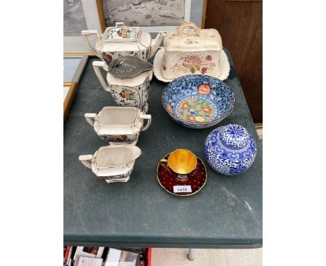 AN ASSORTMENT OF CERAMIC WARE TO INCLUDE A BLUE AND WHITE LIDDED GINGER JAR, A CHEESE DISH AND AN ORIENTAL BOWL ETC 