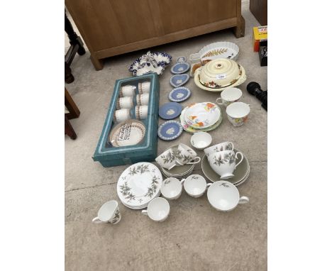 AN ASSORTMENT OF CERAMIC ITEMS TO INCLUDE SIX PIECES OF WEDGWOOD JASPER WARE, A ROYAL WORCESTER FLAN DISH AND A TUREEN ETC 