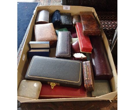 Collection of vintage &amp; antique jewellery cases and boxes (empty)
