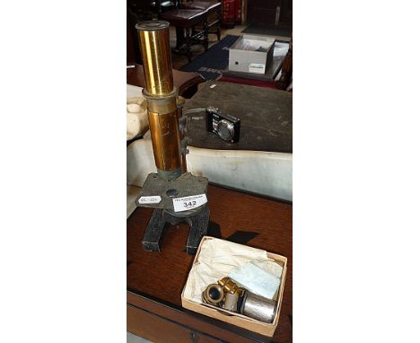 Victorian Leitz Wetzlar microscope and accessories