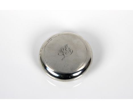  A Victorian silver squeeze pebble tobacco / snuff box Hilliard &amp; Thomason, Chester, 1898, of typical form, the hinged co