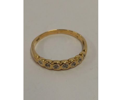 A 7 STONE DIAMOND 1/2 ETERNITY RING SET IN 9ct, SIZE 'P'