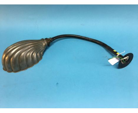 A flexible Deco Shell light fitting