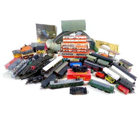 A collection of OO gauge model railway, including a boxed Tri-ang R52 0-6-0 tank locomotive, black livery, an electric loco, 