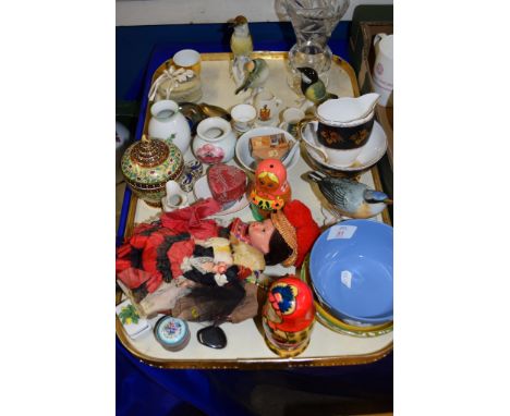 TRAY CONTAINING VARIOUS GLASS AND CERAMIC ITEMS INCLUDING A CUT GLASS VASE, MODELS OF BIRDS, GOSS TYG OF CHICHESTER ETC