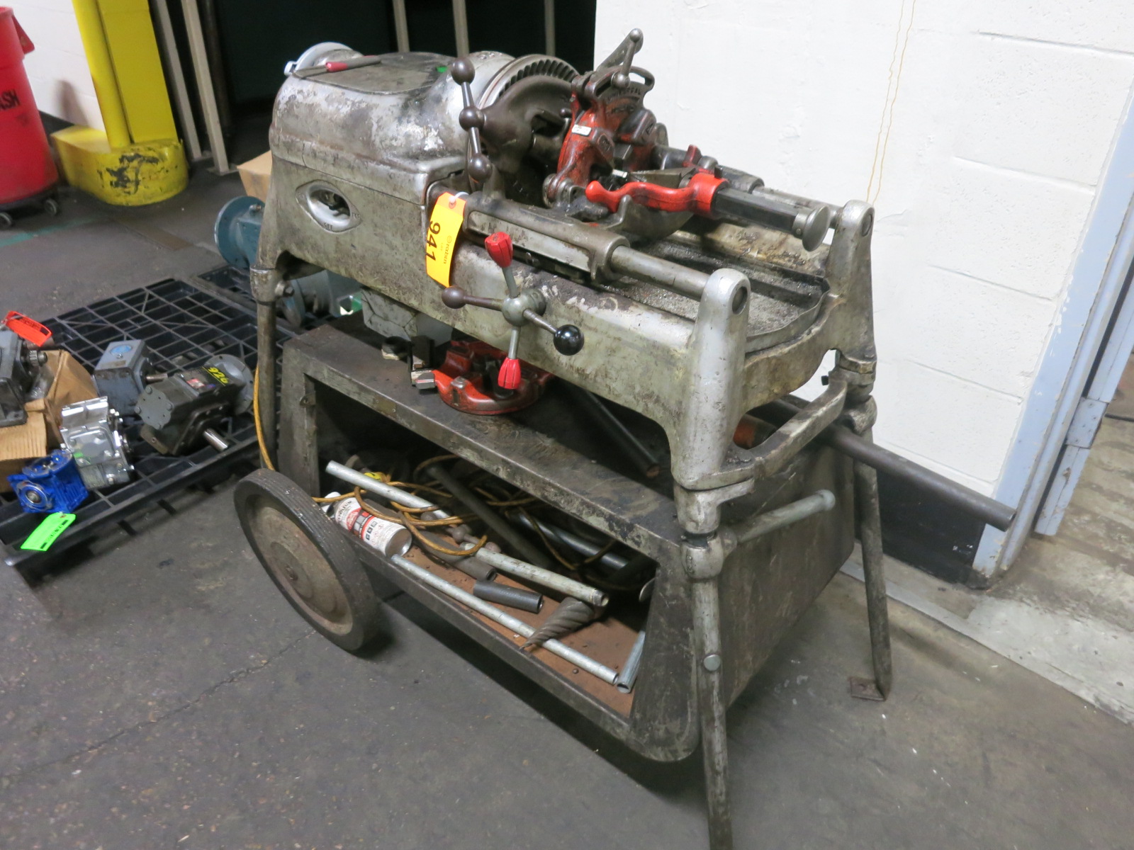 Rigid pipe threader, mod. 535, with (2) dies