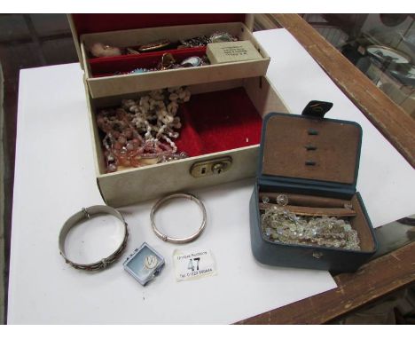 A mixed lot of costume jewellery including silver bangle and earrings