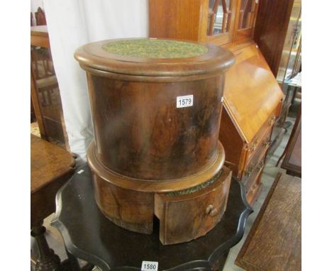 A Victorian mahogany commode with liner