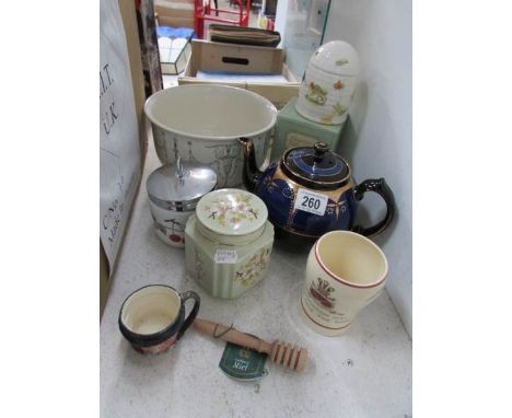 8 item of china including Royal Worcester, Royal Doulton, Crown Devon etc