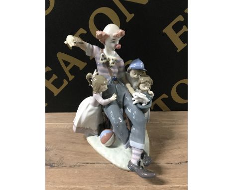 LLADRO 5771 THE MAGIC OF LAUGHTER IN ORIGINAL BOX