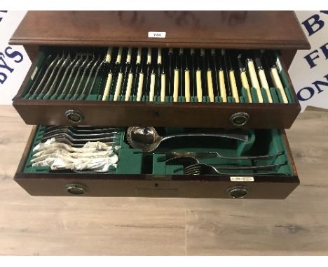 VINTAGE WALKER AND HALL CANTEEN OF CUTLERY ON CABRIOLE LEGS