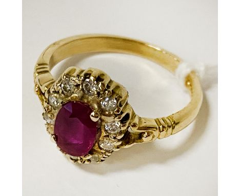 18CT GOLD RUBY &amp; DIAMOND RING - SIZE O - APPROX 4.3G