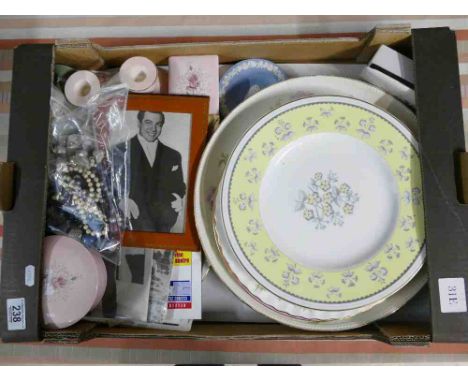 Tray containing Mario Lanza memorabilia, Wedgwood, Carlton, Spode etc