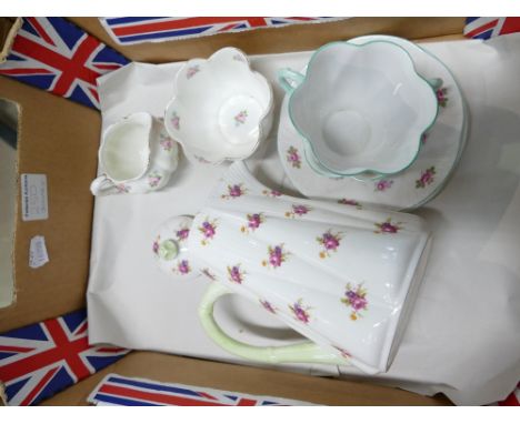 Shelley tea Dainty shaped Rosebud patterned part tea set (7)