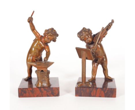 PAAR STATUETTEN/ ALLEGORIEN, Bildhauer/in um 1900,Bronze patiniert, Putto als Geiger und Schmied (Hammerkopf fehlt), je auf q
