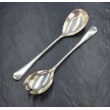 A pair of George V silver Old English pattern salad servers, marks for Chester 1915, maker Barker