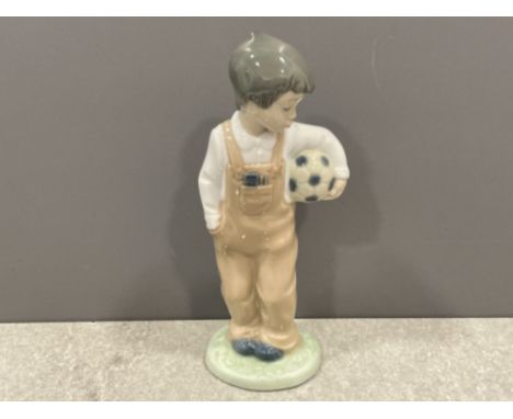 Nao by Lladro 1068 playing football