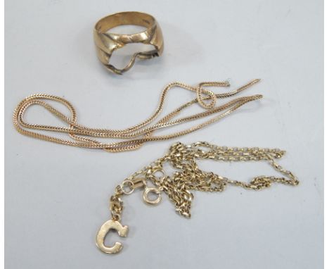 Various 9ct gold jewellery, to include G pendant and chain, pendant (AF), and ring mount (AF), 8.8g.