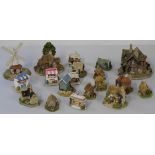 Collection of Lilliput Lane Cottages to include Woodman's Retreat, Xmas Cracker, Chatsworth View,